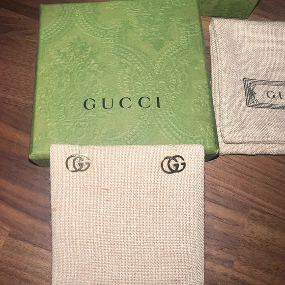 Gucci 18 Yellow Gold GG Logo Earrings - Picture 10 of 10